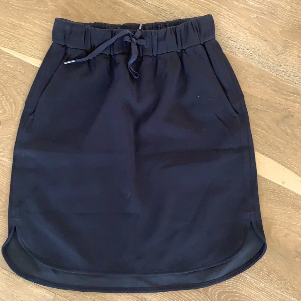 Lululemon skirt- black